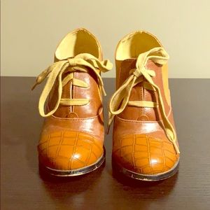 Leila Stone Size 7 shoe/ bootie animal print